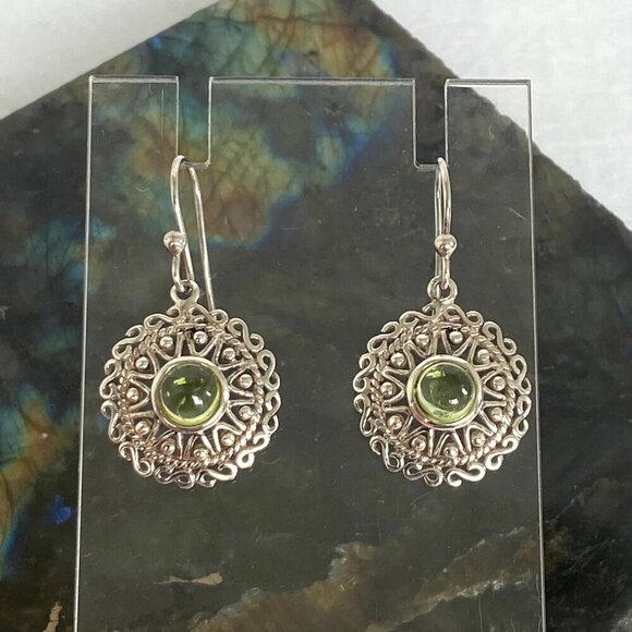 Sterling Silver 925 Celtic Infinity Knot Round Filigree Peridot Dangle Earrings - Picture 1 of 16